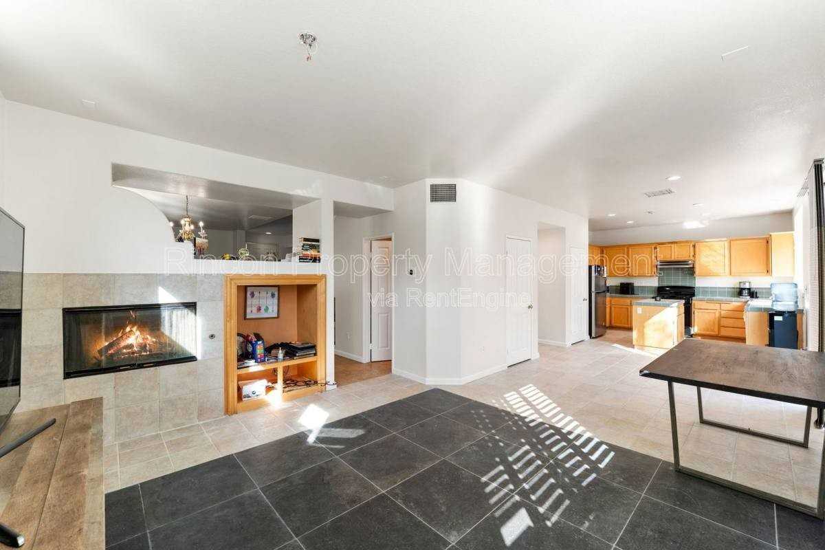954 Taylor Ln - Photo 7 of 10