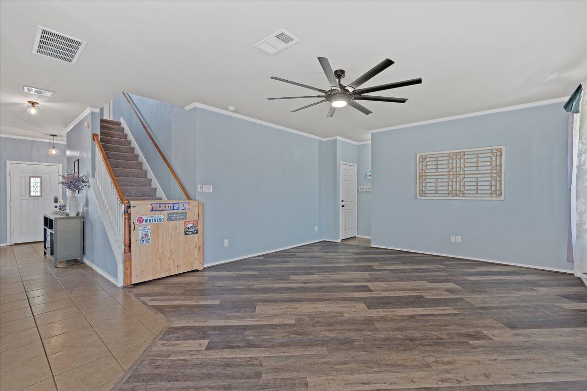 2108 Scott Dr - Photo 2 of 38