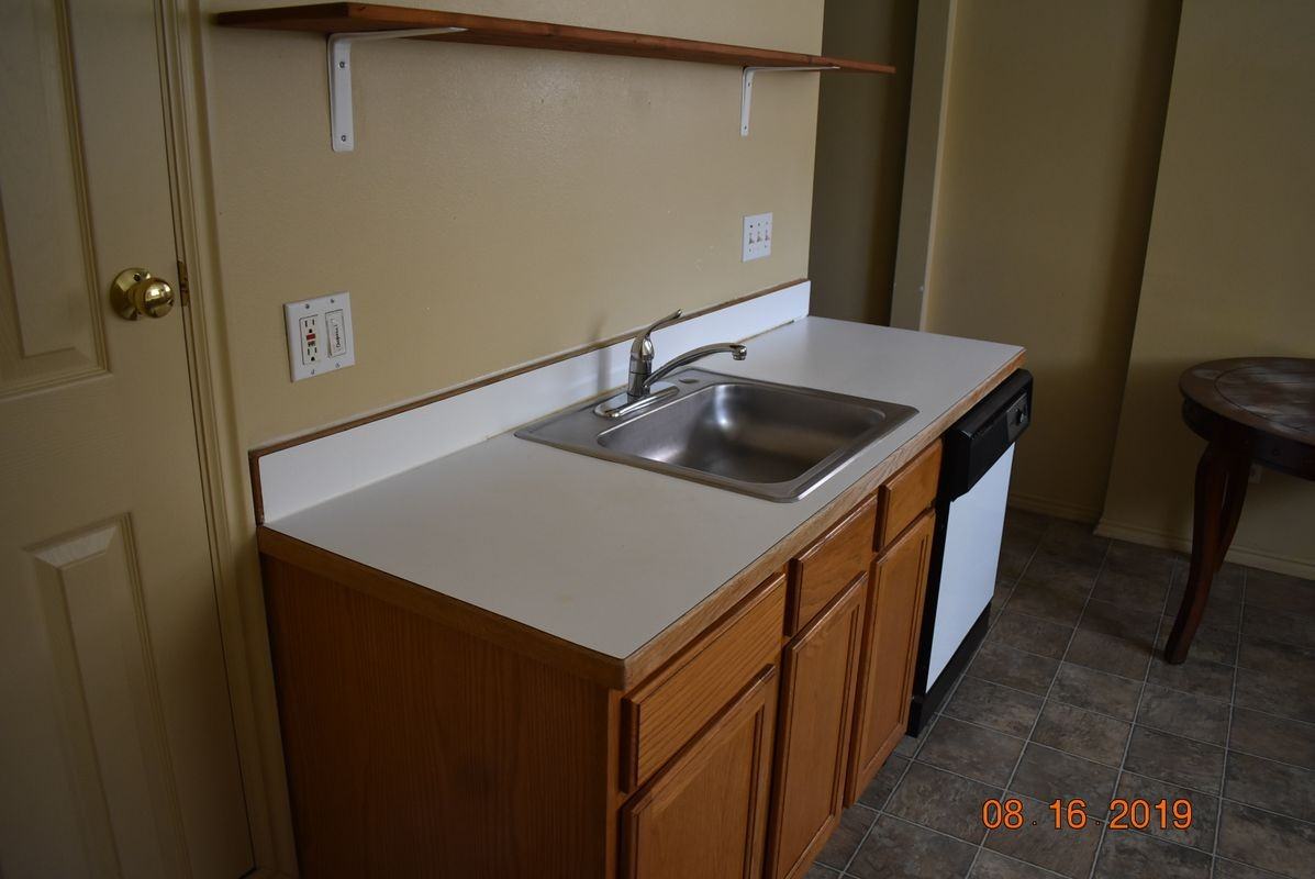 650 N Main St - Photo 7 of 11