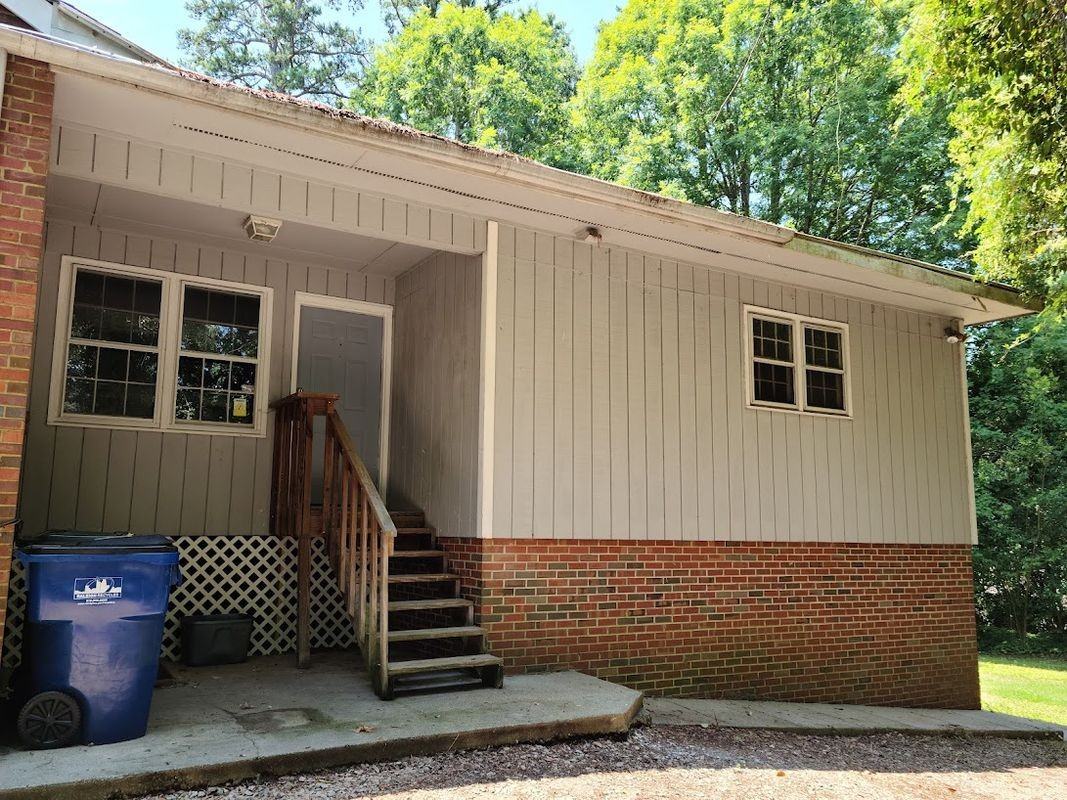 1110 Kent Rd - Photo 2 of 5