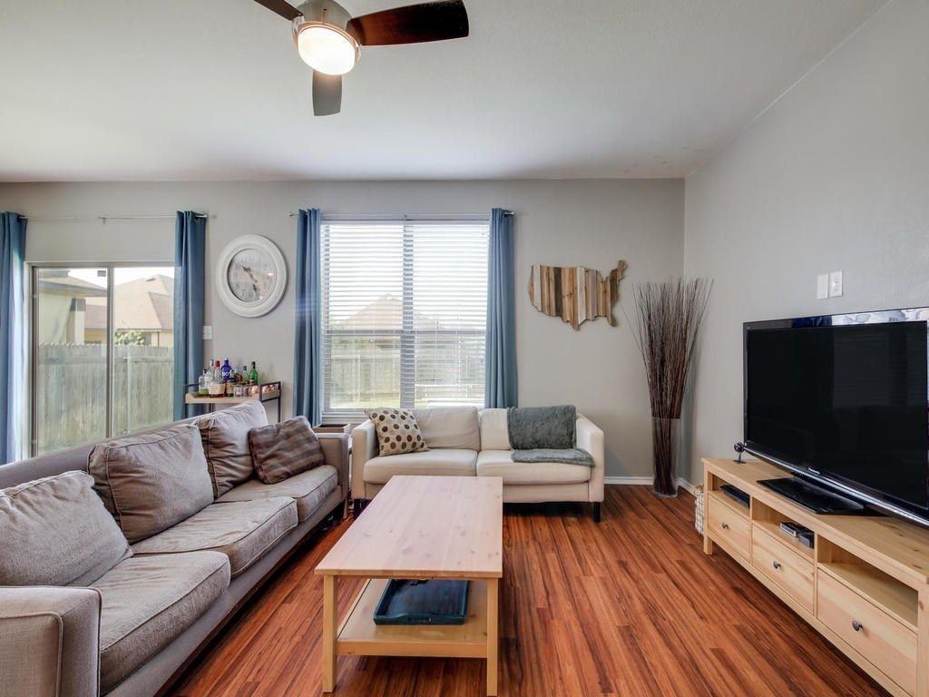 1013 Oatmeal Dr - Photo 2 of 4