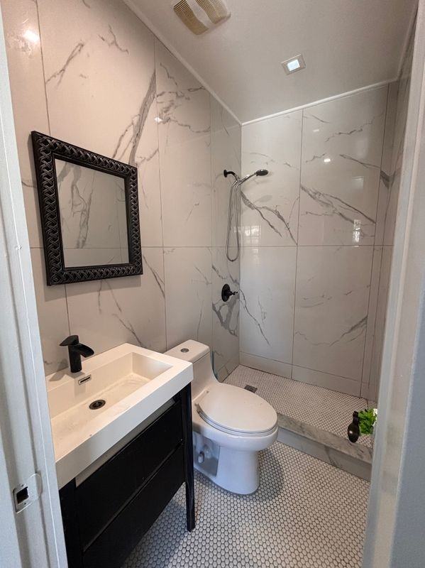 1351 E 94th St ##1 - Photo 3 of 6