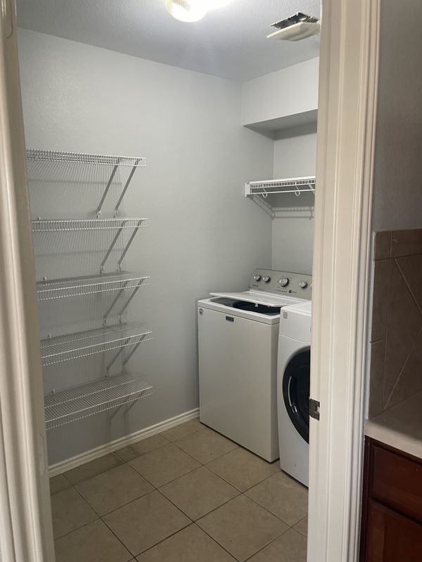 3208 Clinton Pl - Photo 2 of 10