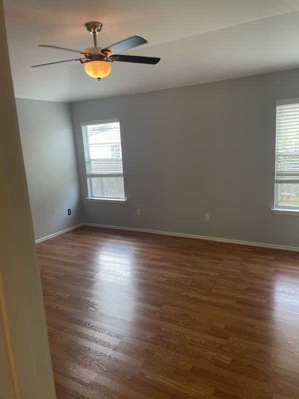 3208 Clinton Pl - Photo 3 of 10