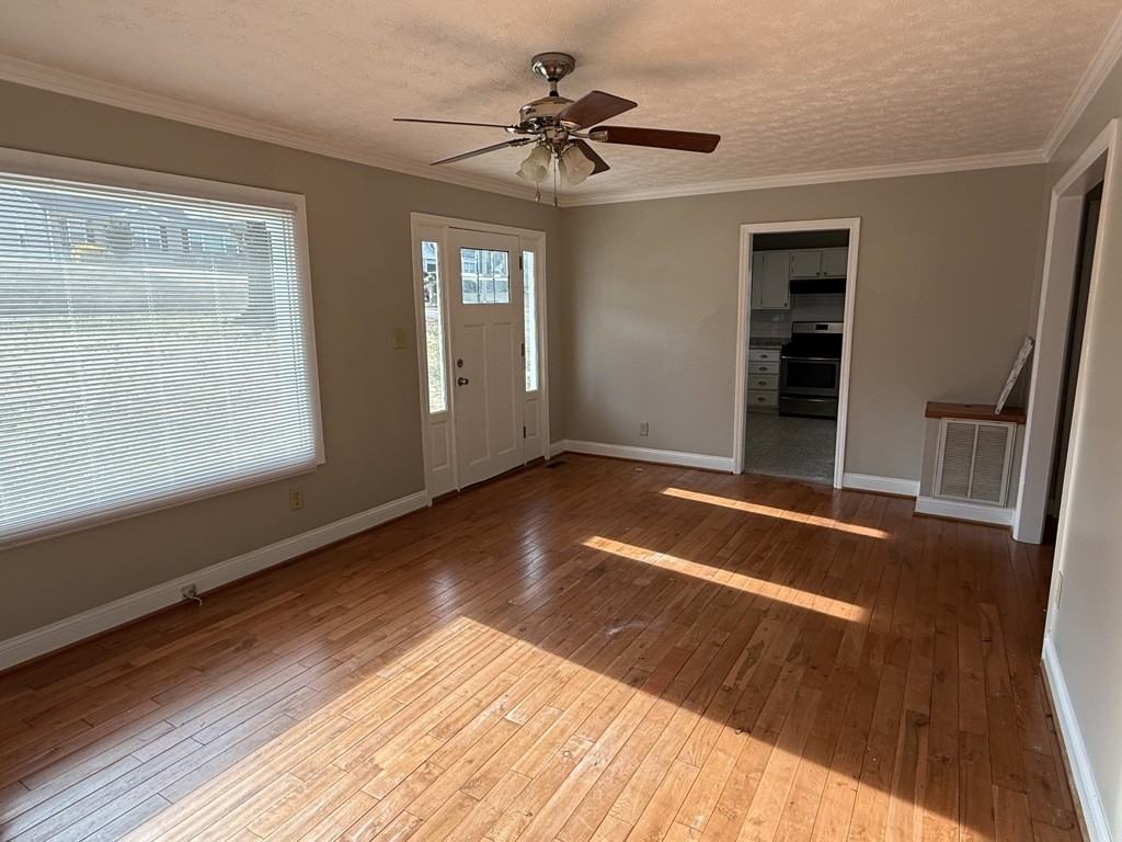 1400 N Enota Ave Nw - Photo 3 of 12