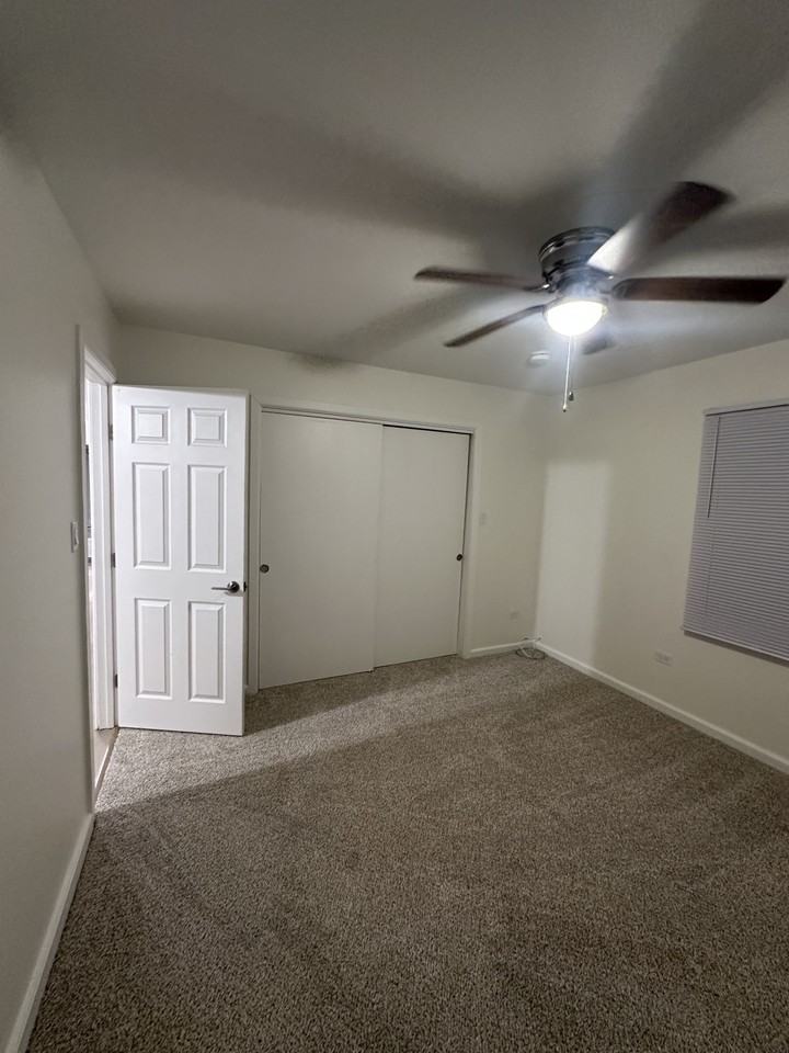 104 S Jefferson St #B - Photo 4 of 9