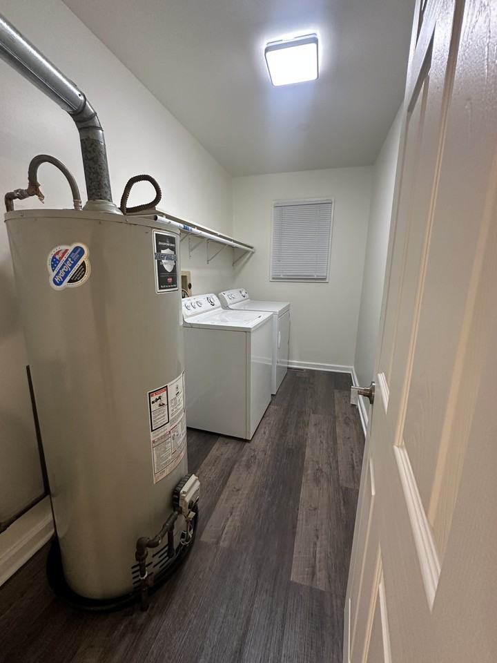 104 S Jefferson St #B - Photo 5 of 9