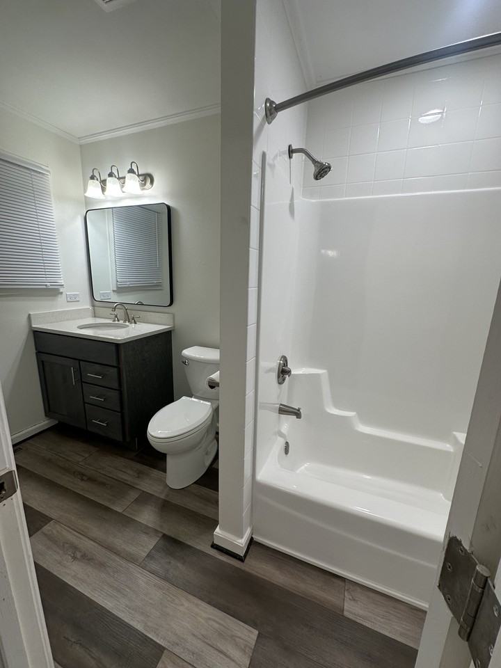 104 S Jefferson St #B - Photo 7 of 9