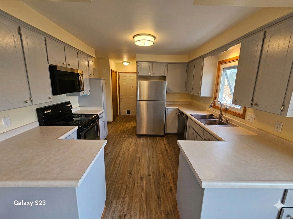 2408 22nd St Nw - Photo 3 of 20