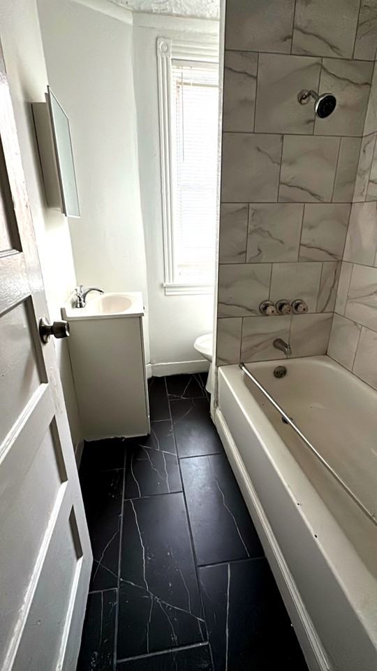 6327 N Woodstock St #2 - Photo 3 of 9