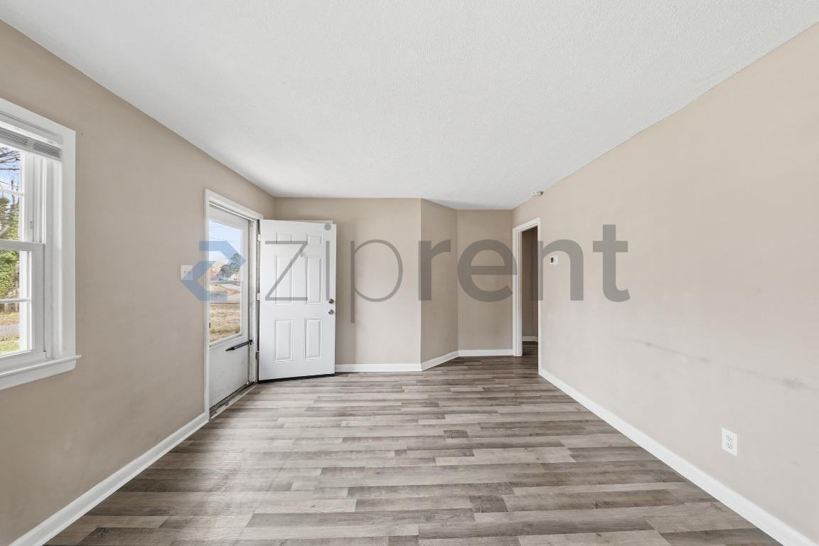 1108 Walnut St - Photo 4 of 15