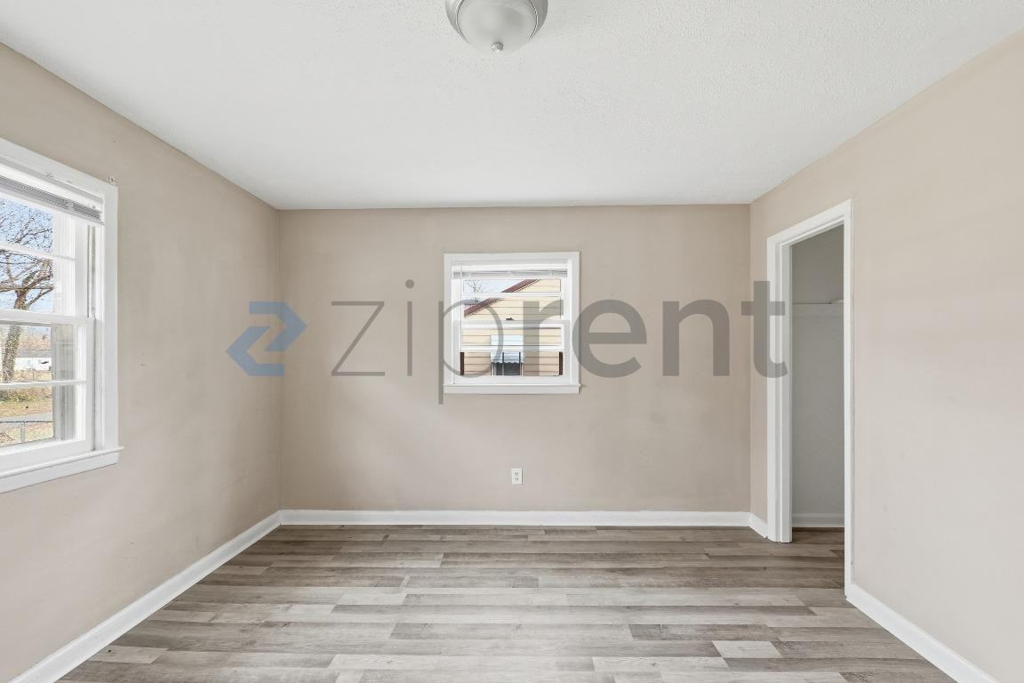 1108 Walnut St - Photo 6 of 15