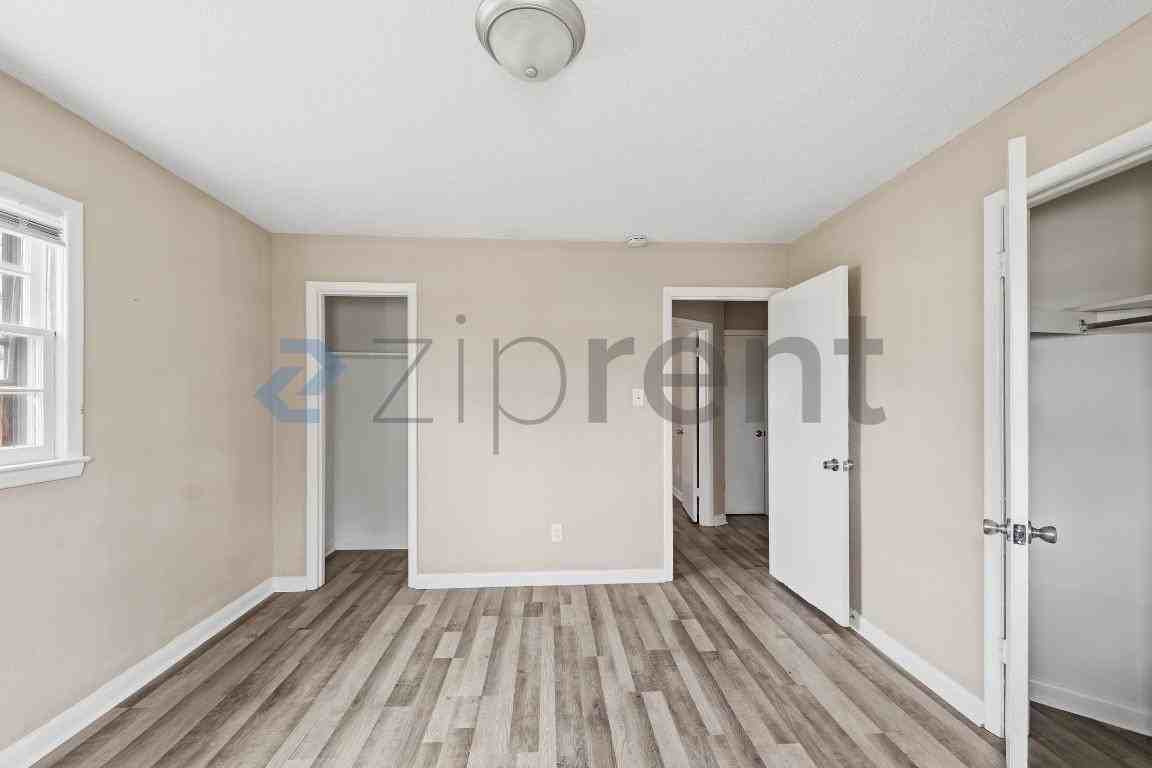 1108 Walnut St - Photo 7 of 15