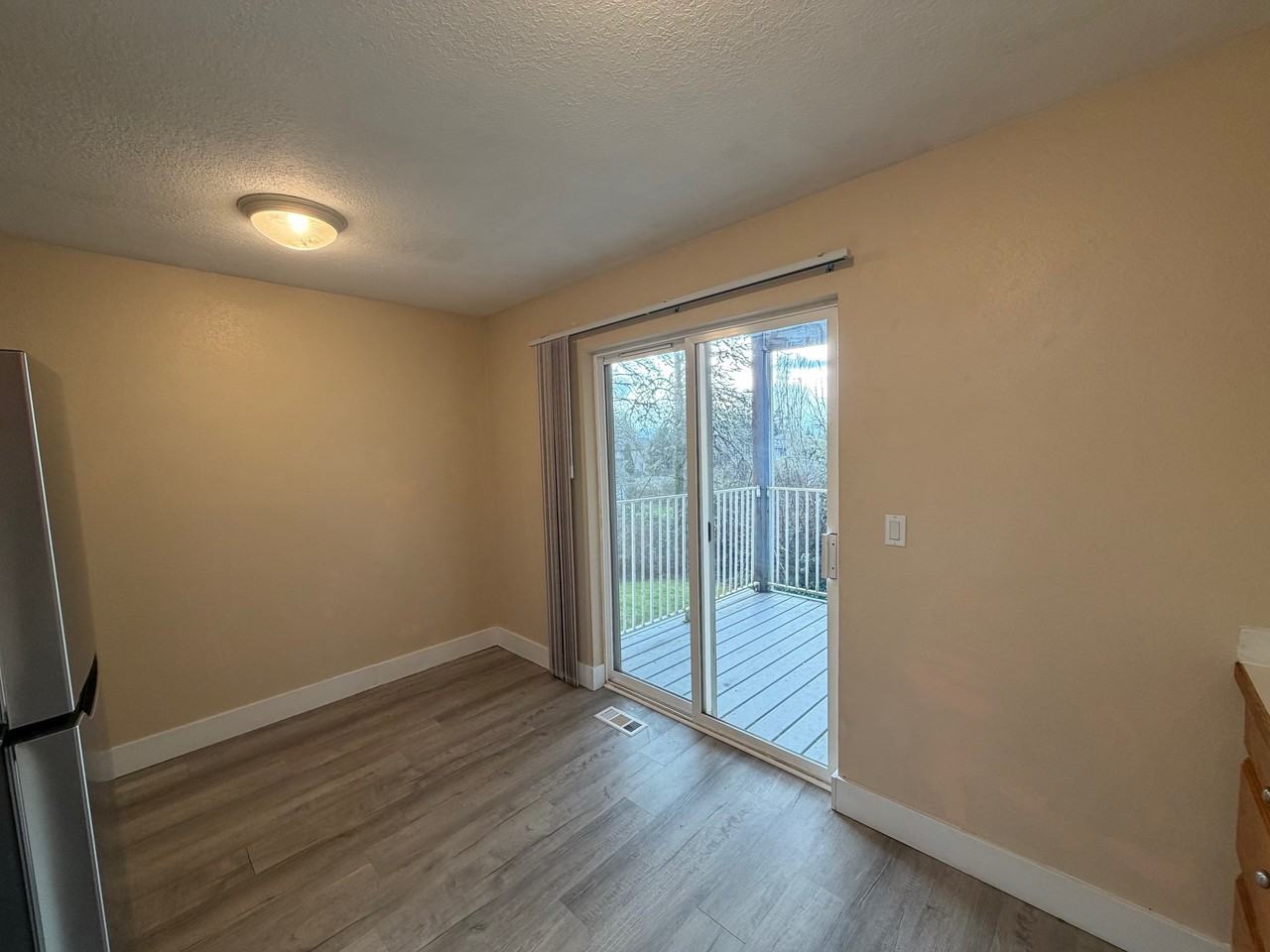 249 S 10Th Kalama #A - Photo 4 of 23