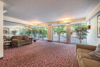 Beacon Tower Apartments - Photo 6 of 9