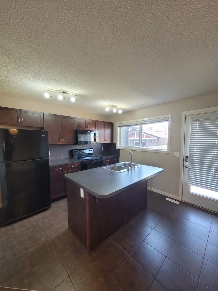 17552 - Photo 2 of 37