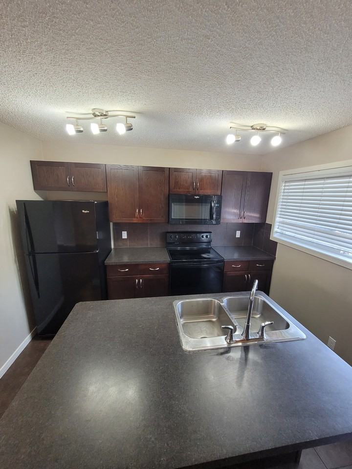 17552 - Photo 3 of 37