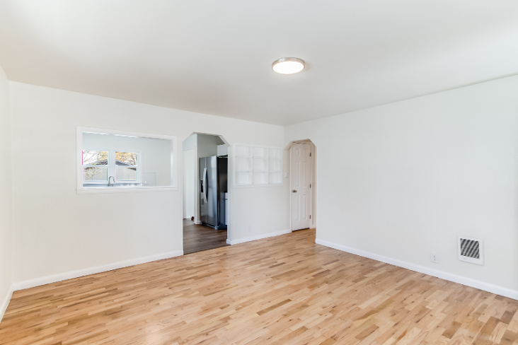 503 E 4th St Apt A - Photo 4 of 13