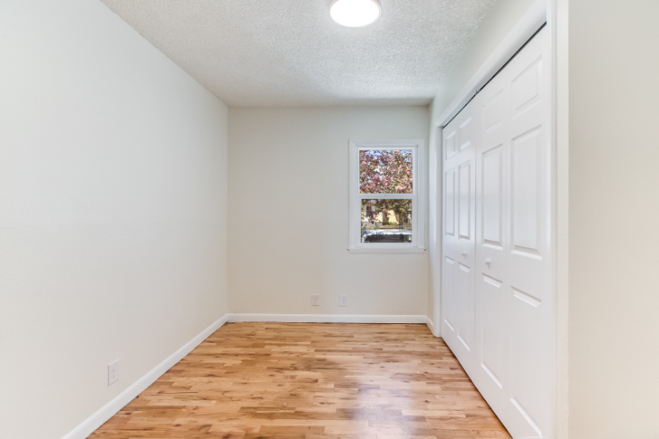 503 E 4th St Apt A - Photo 7 of 13