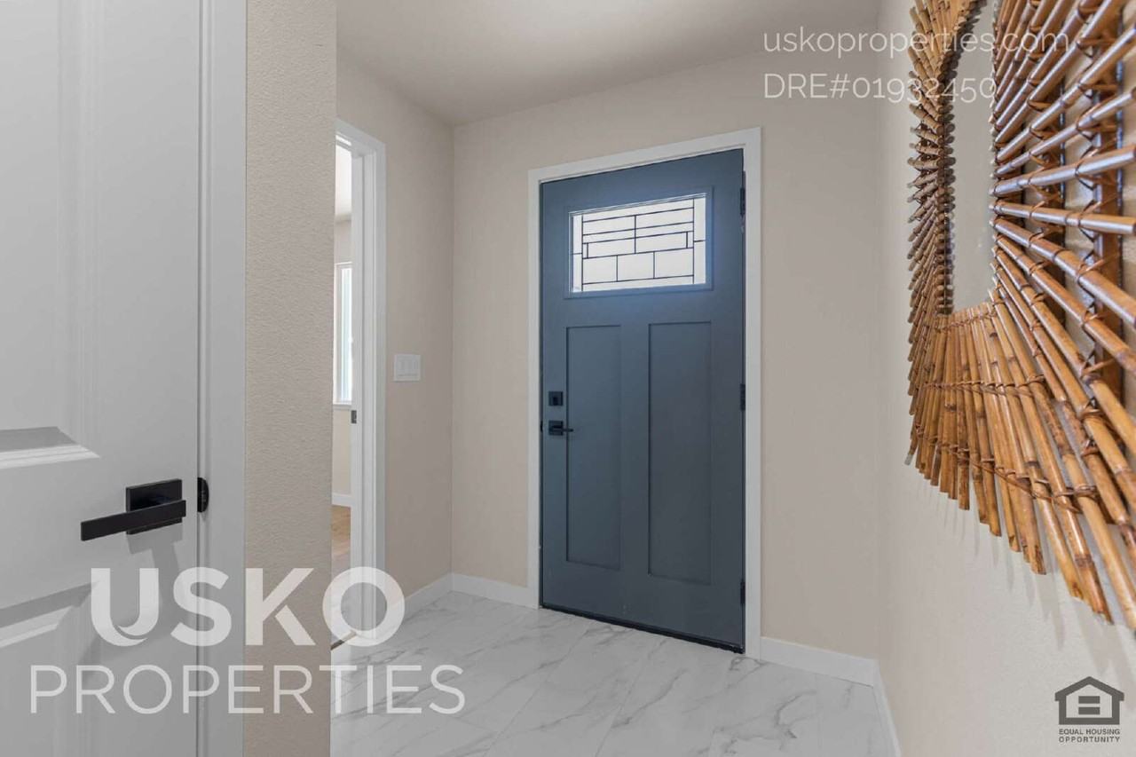 7835 Hutton Creek Ln Unit A - Photo 4 of 29