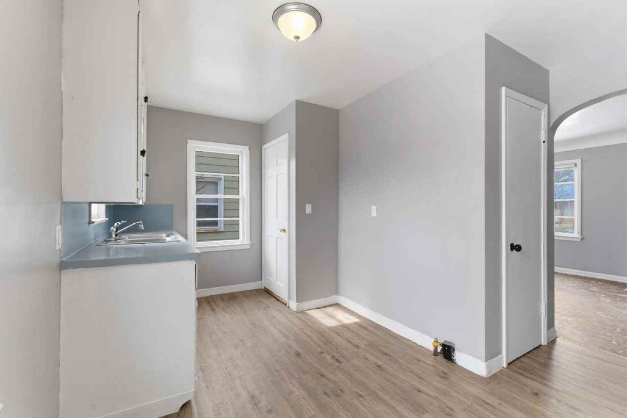 813 Alvord Ave - Photo 4 of 16