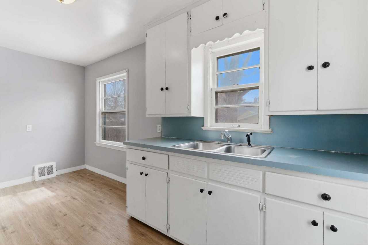 813 Alvord Ave - Photo 5 of 16