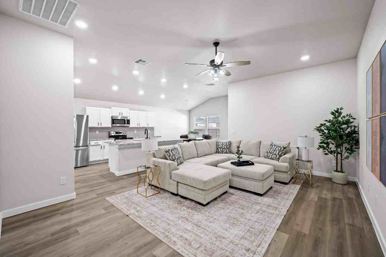 2924 138th Pl - Photo 4 of 25