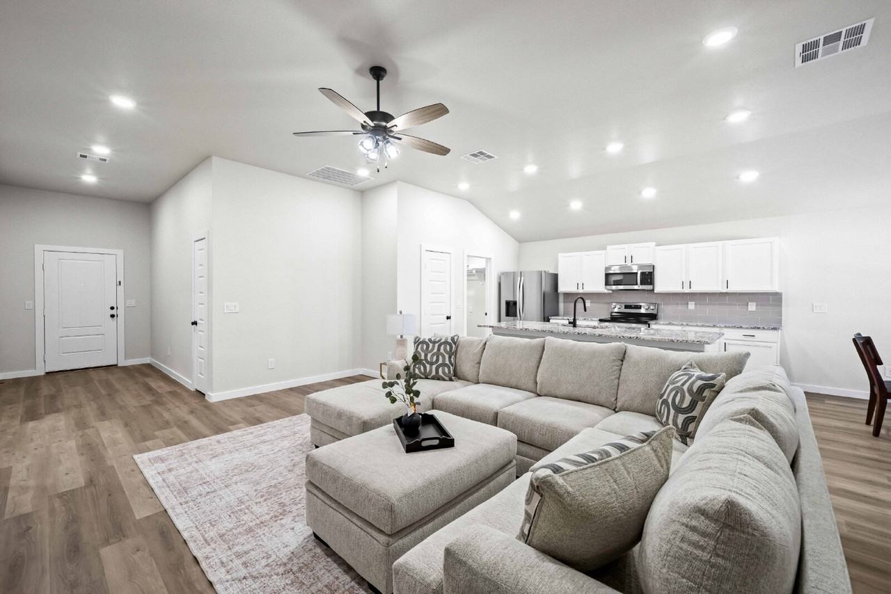 2924 138th Pl - Photo 5 of 25