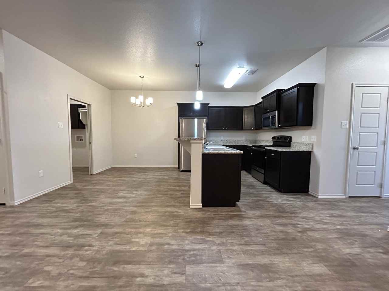 11618 Evanston Ave - Photo 4 of 13