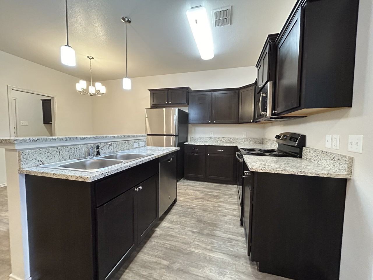 11618 Evanston Ave - Photo 5 of 13