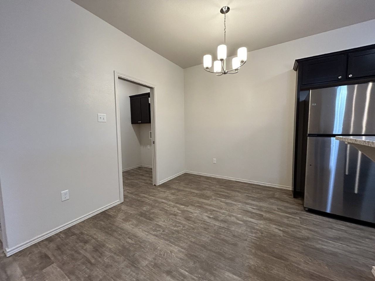 11618 Evanston Ave - Photo 6 of 13