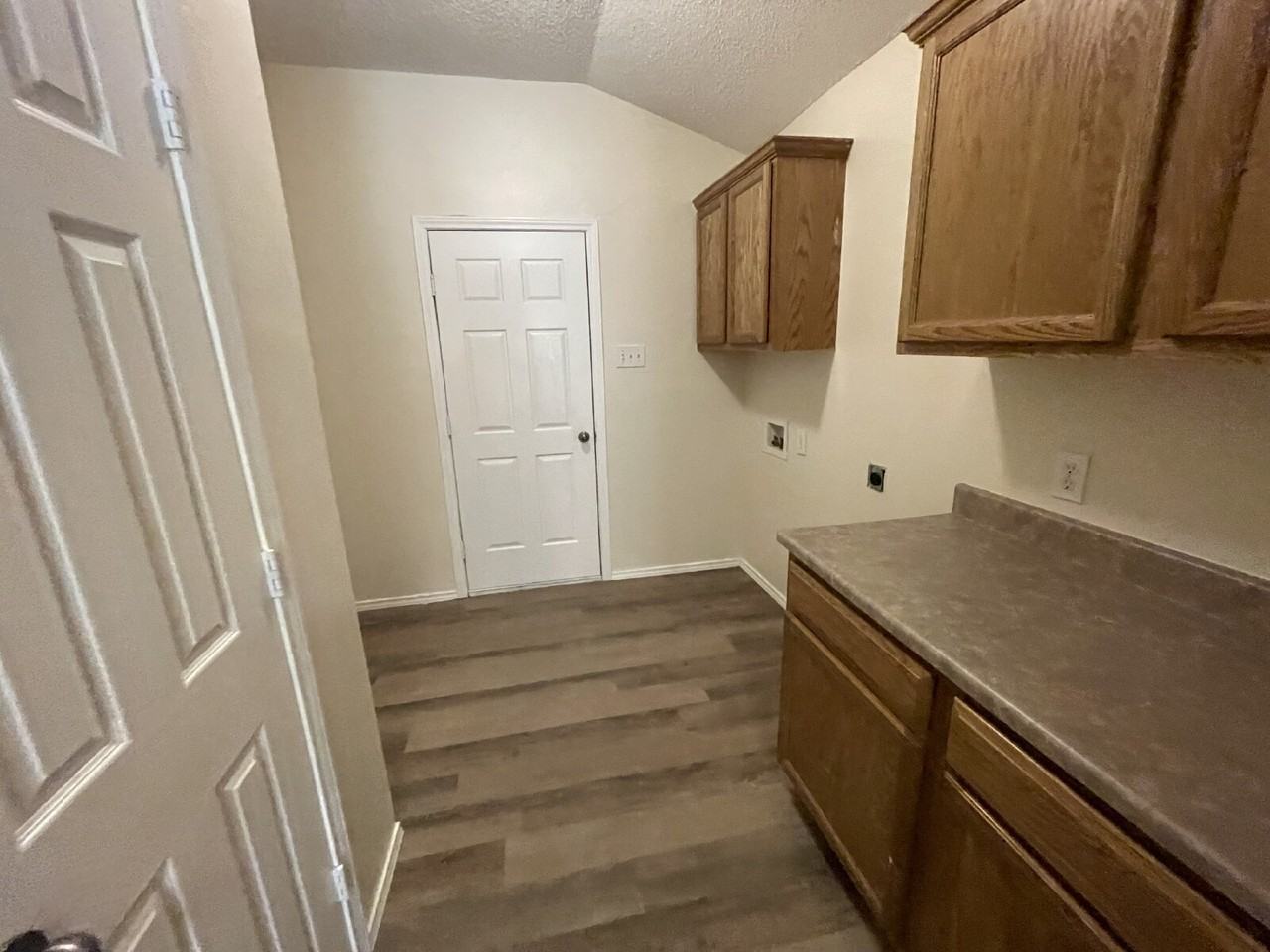 1605 Kirby Ave - Photo 5 of 12