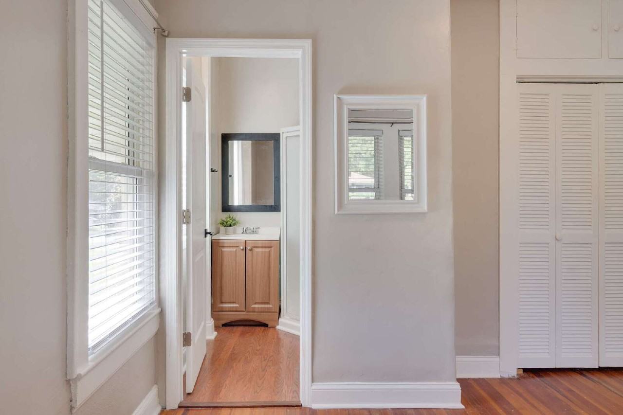 603 Carver St - Photo 6 of 32