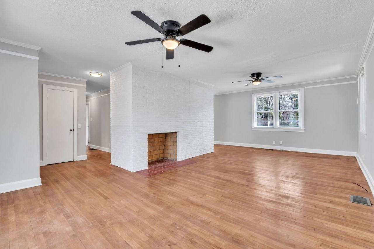 800 E Lee Rd - Photo 3 of 27