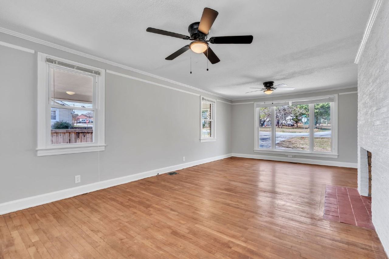 800 E Lee Rd - Photo 5 of 27