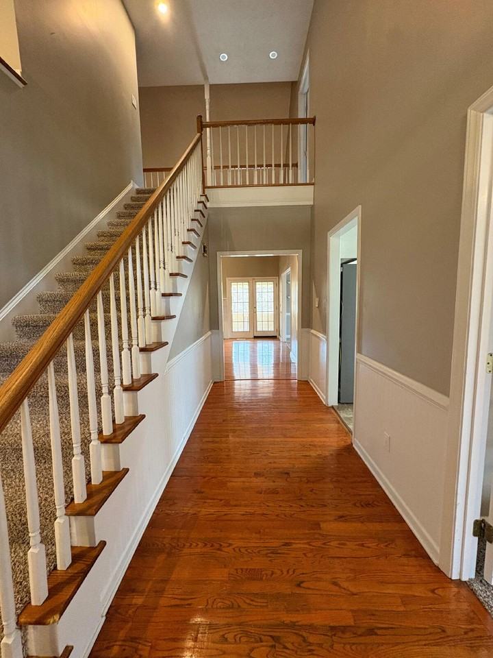 7705 Spurge Dr - Photo 3 of 46