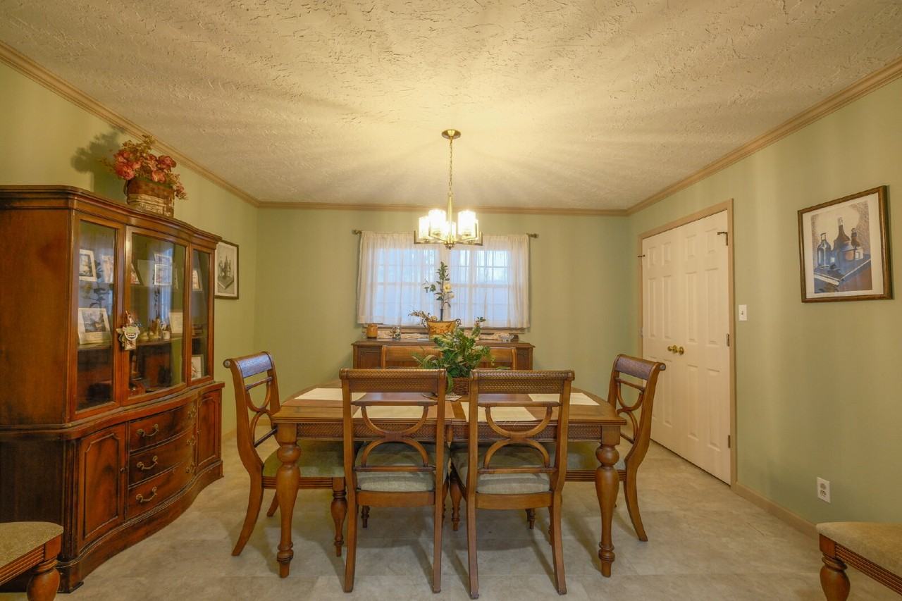 104 Cheyenne St - Photo 7 of 12