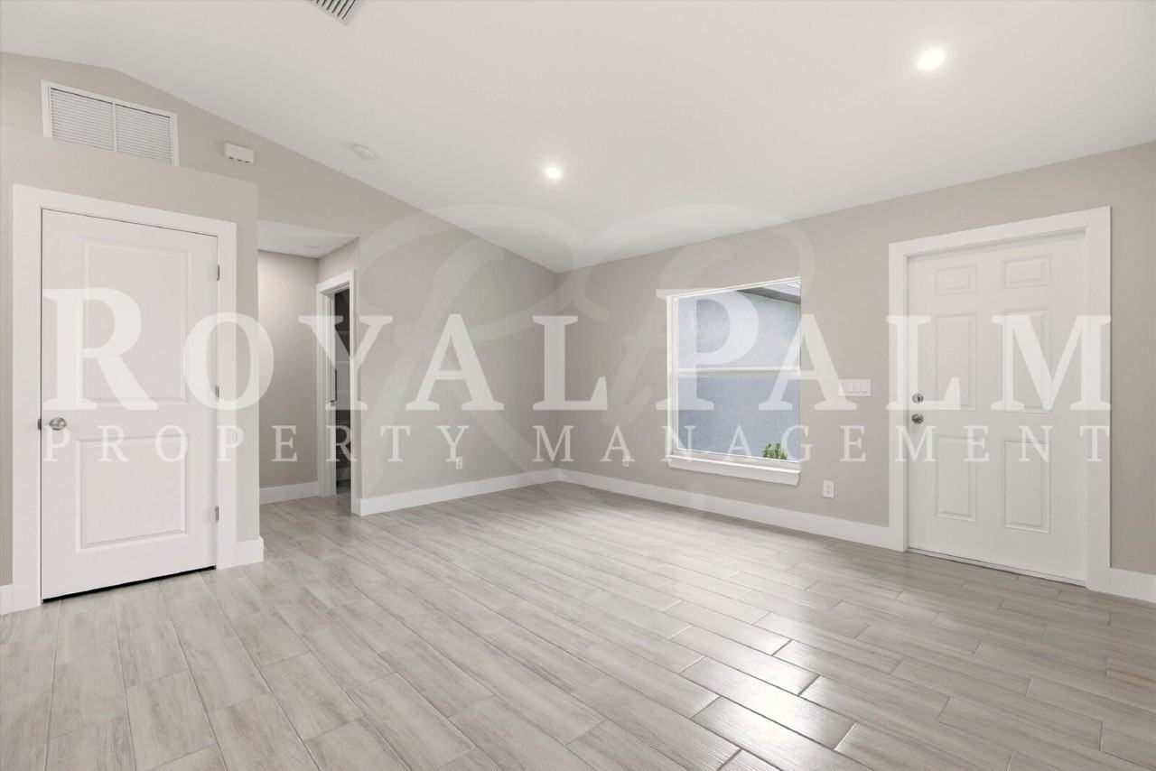 2502 64th St W - Photo 5 of 37