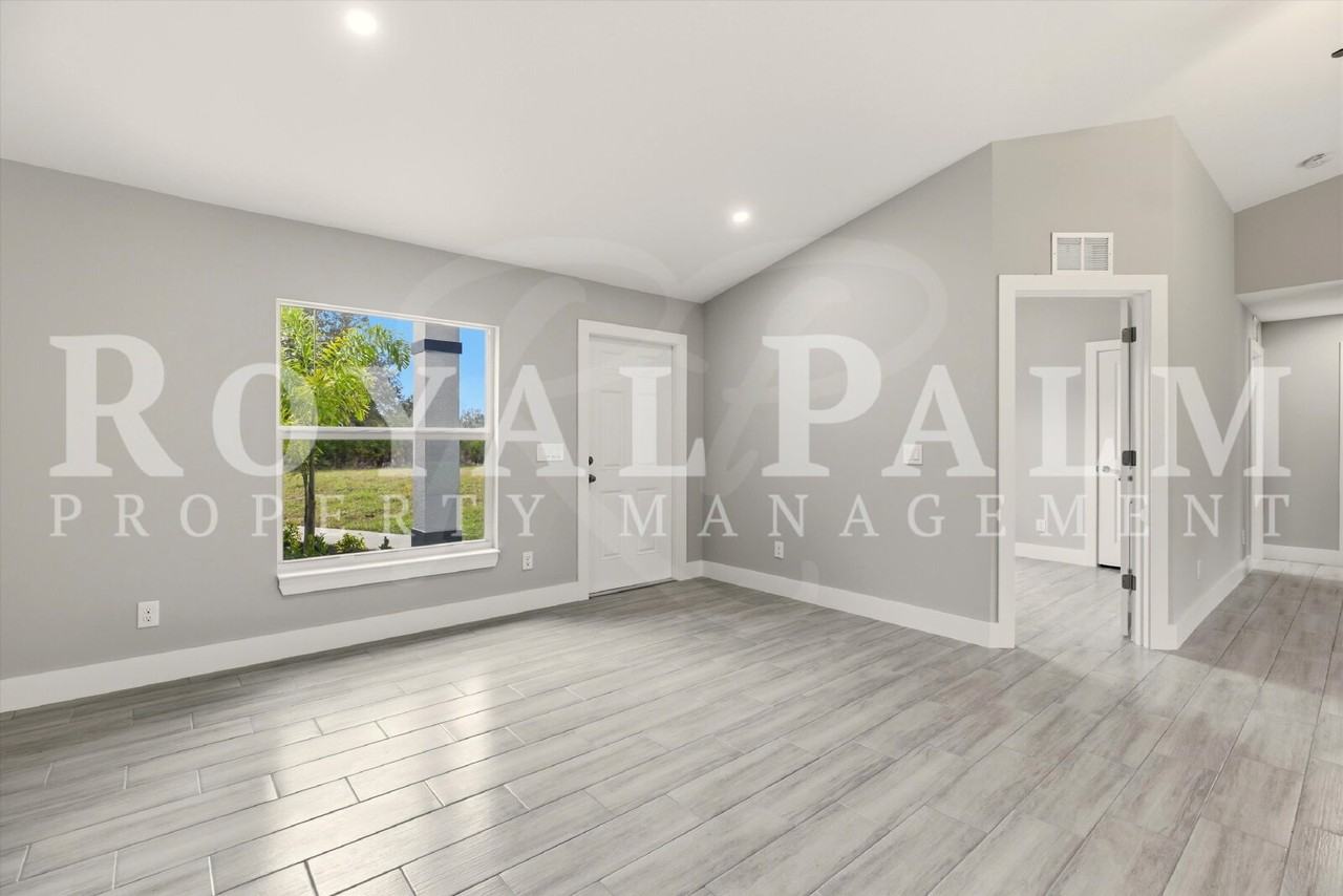 2502 64th St W - Photo 6 of 37