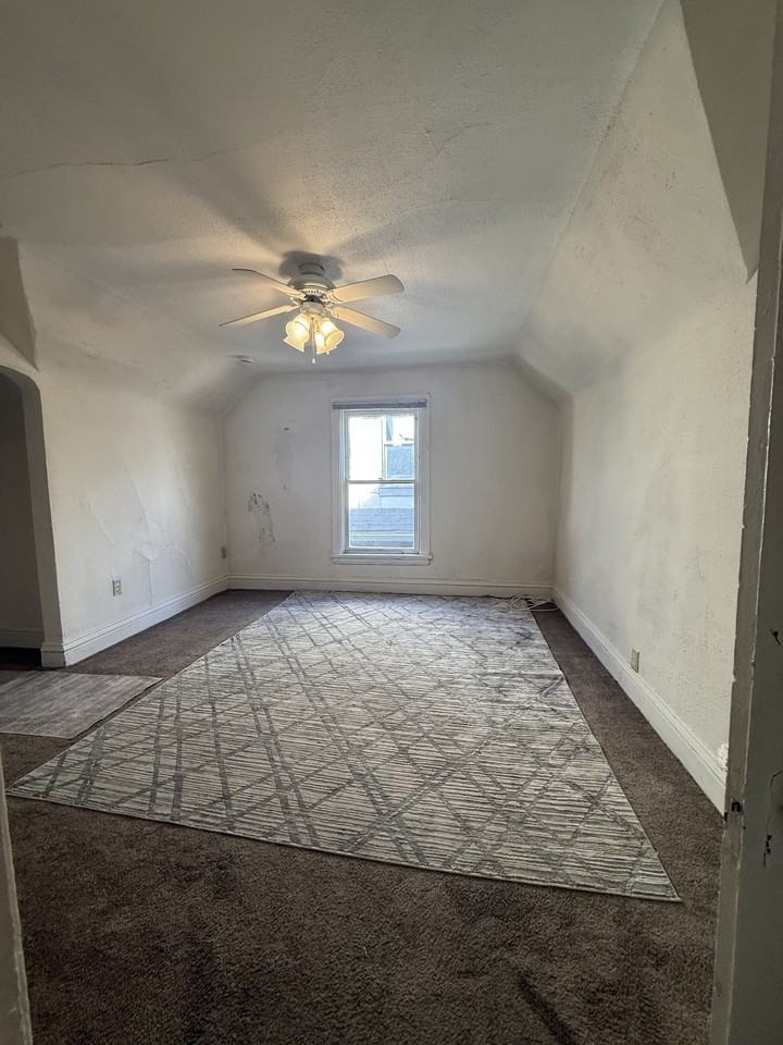 114 S Blair St #3 - Photo 6 of 24