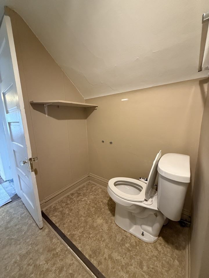 114 S Blair St #3 - Photo 5 of 24