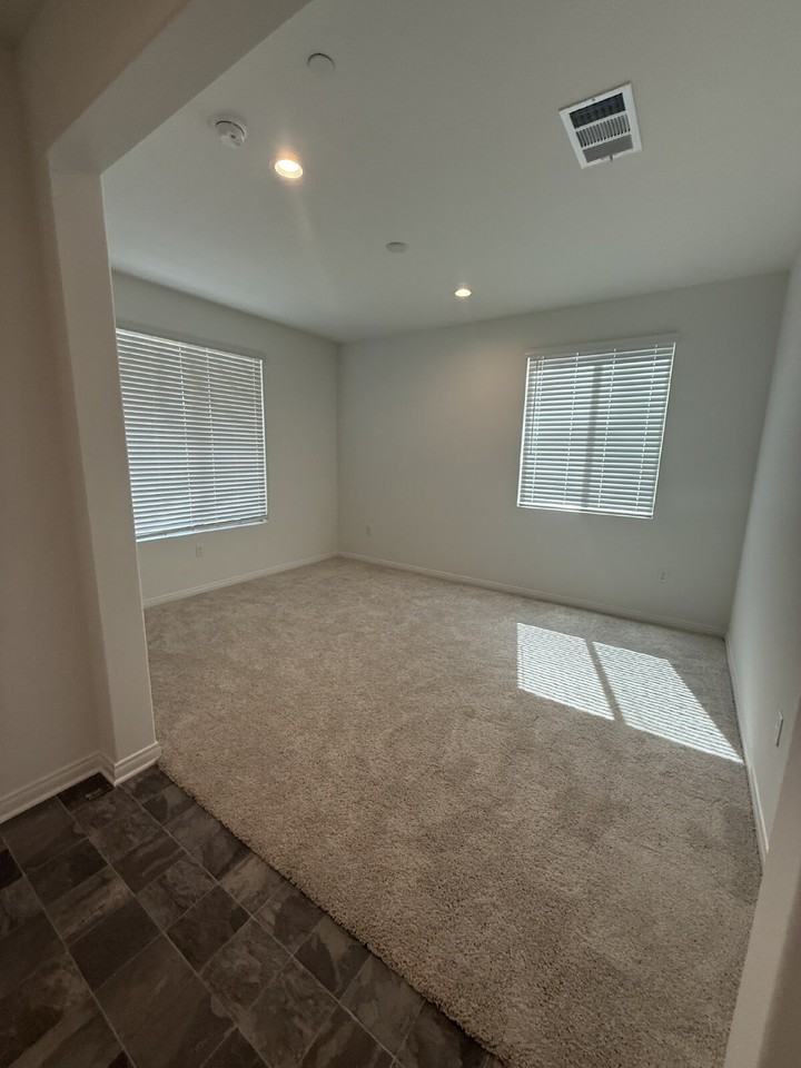 29790 Cliff Park Dr - Photo 4 of 18