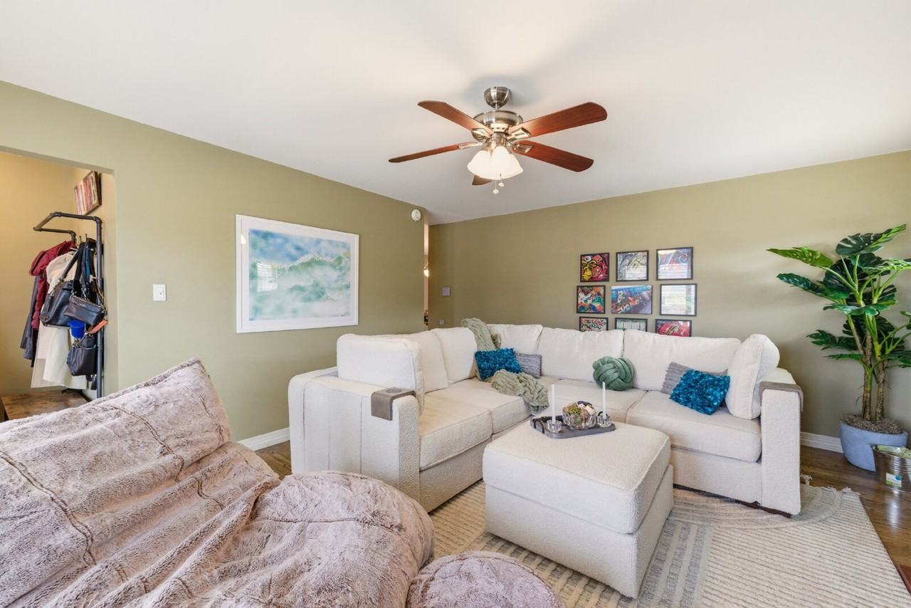 2622 S Dennison Ct - Photo 4 of 32