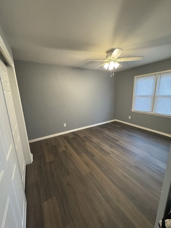 457 N Gordon St - Photo 7 of 8