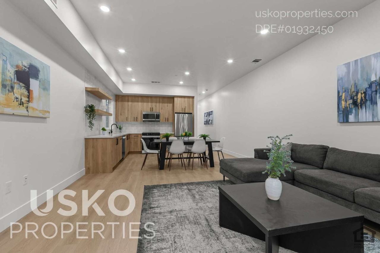 Democracy Aly - Photo 5 of 35