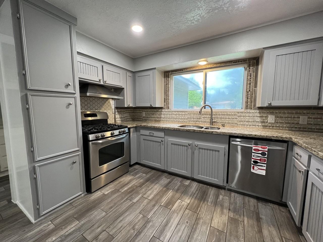 6347 Limestone St #1 - Photo 2 of 14