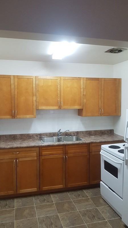 66 Carlton - Photo 3 of 10