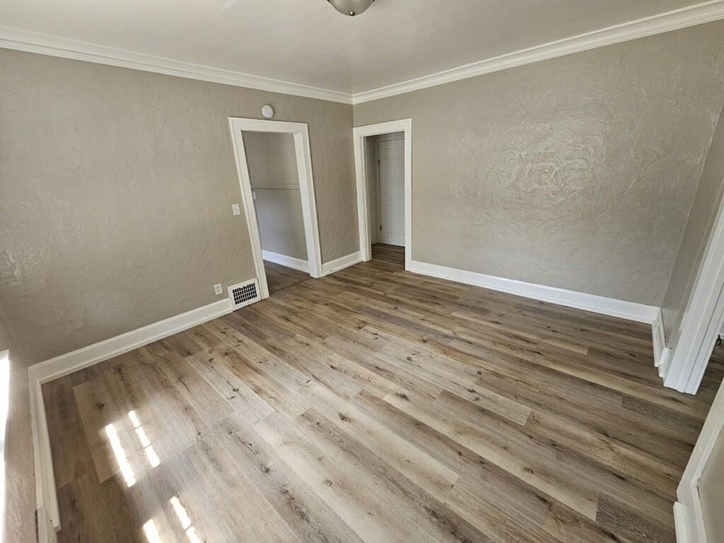 2217 8th St - Photo 5 of 10