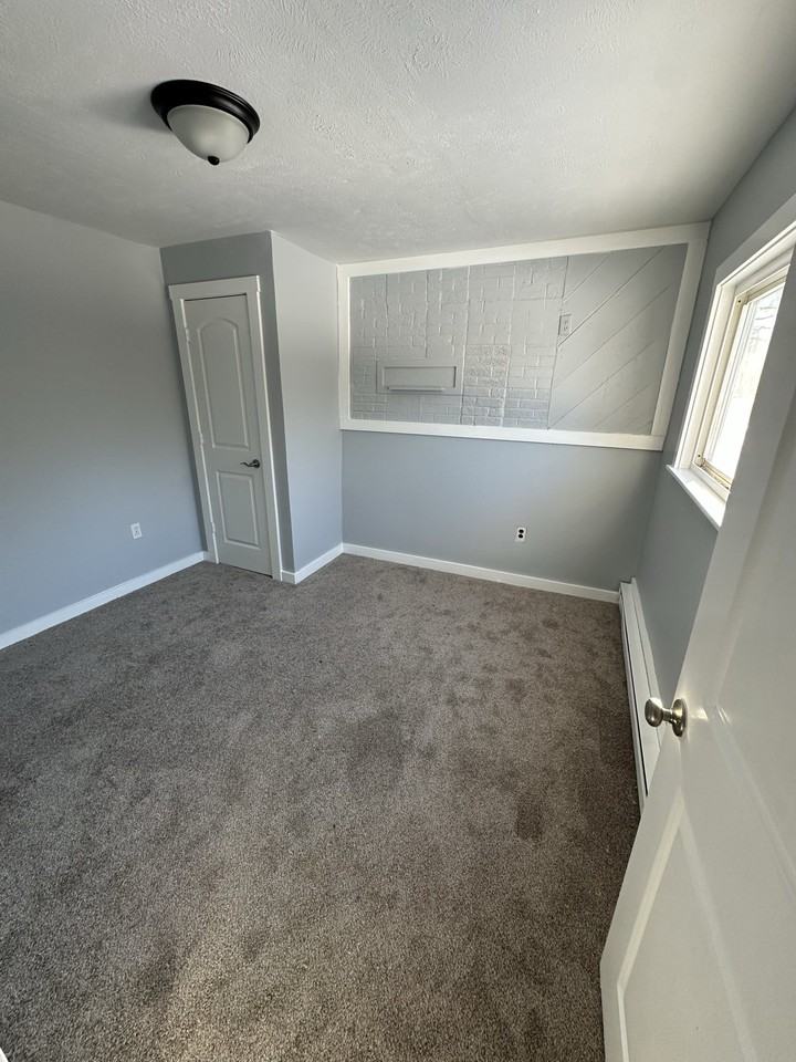 1920 N Wolfe St - Photo 7 of 22