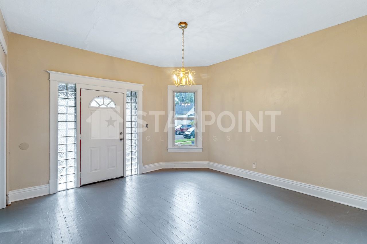 739 S 37th St - Photo 4 of 10